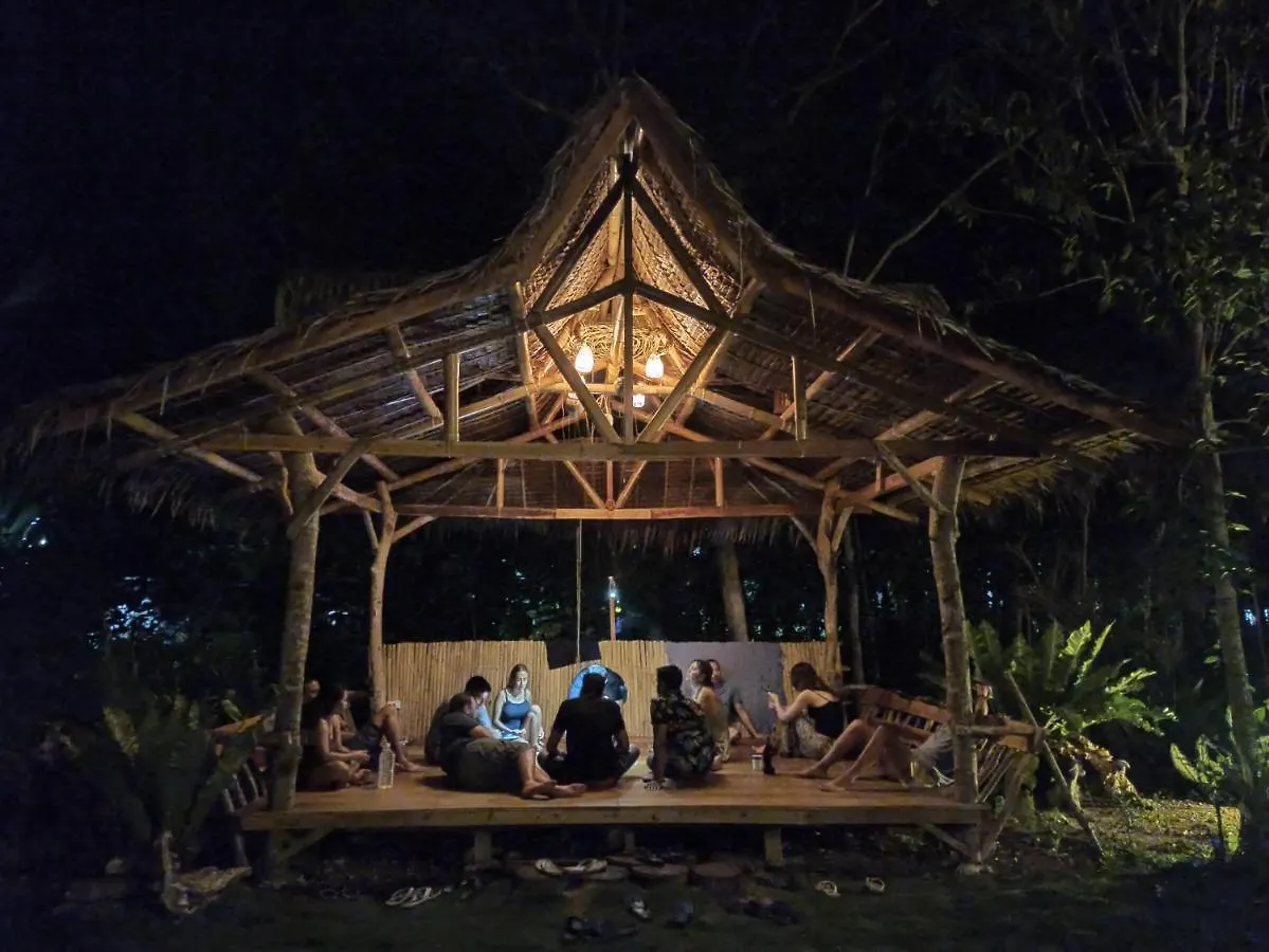 Peaceland Hostel Panglao