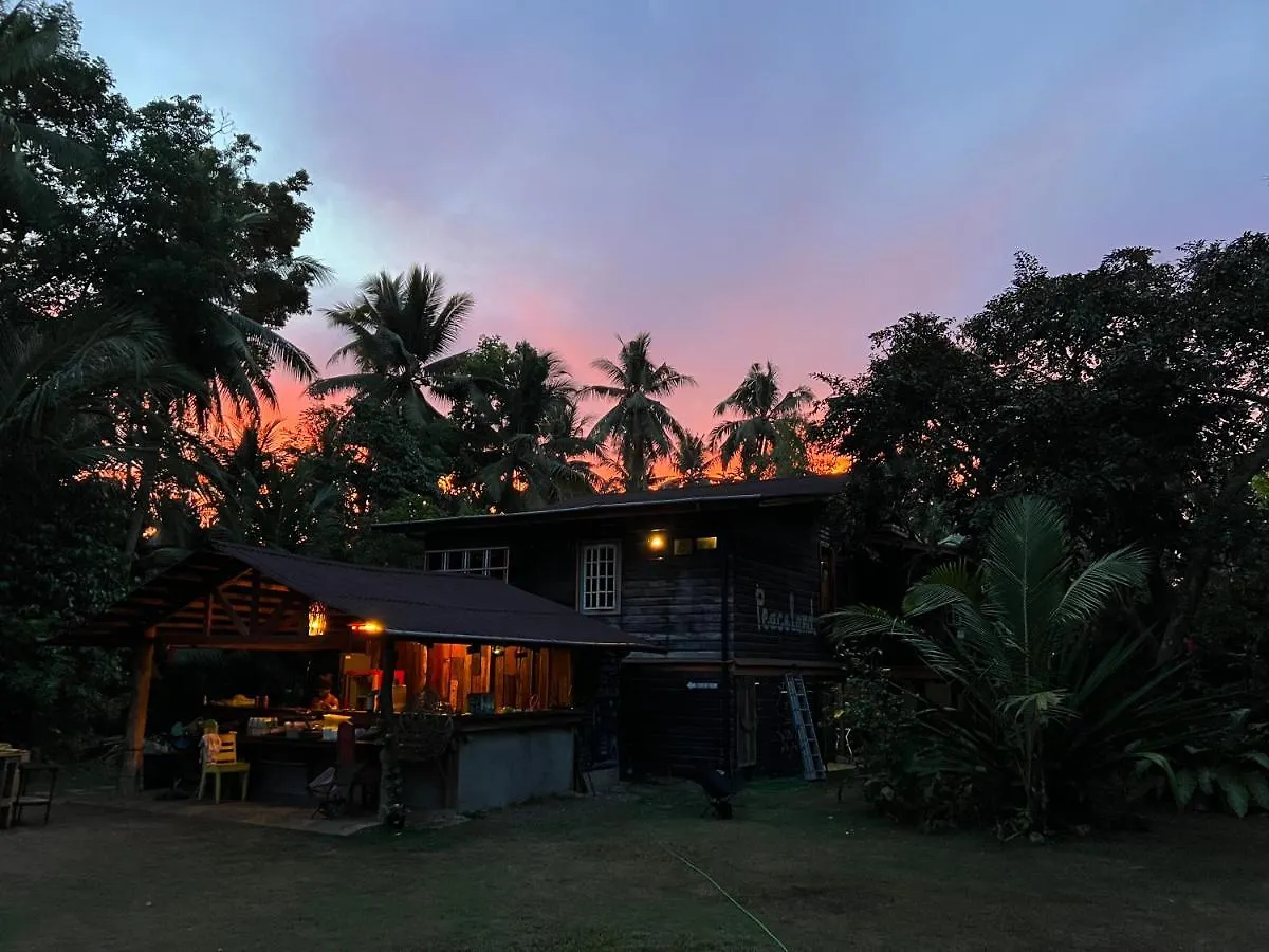 Peaceland Hostel Panglao