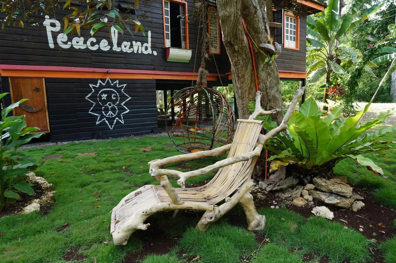 Peaceland Hostel Panglao